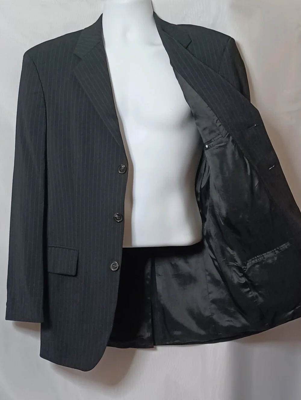 Ralph Lauren Men's Dark Charcoal Pinstripe Suit Blazer. 38R